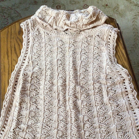 Miss Me Pointelle Crochet Cowl Neck Sweater Tank in Ecru sz small EUC - Picture 4 of 9